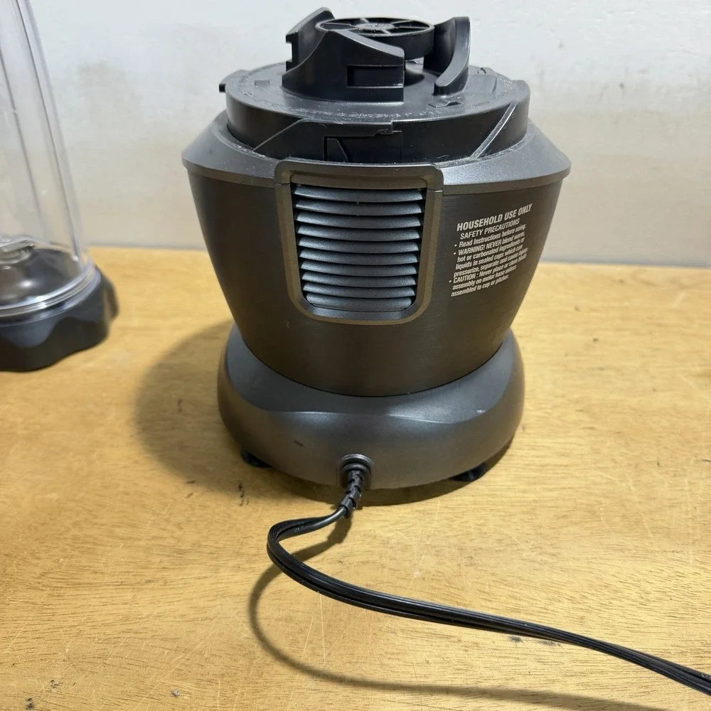 Nutribullet Blender 64 Oz Model NBC-12A Gray 1200 Watt Tested NBC-12A NBF70500P